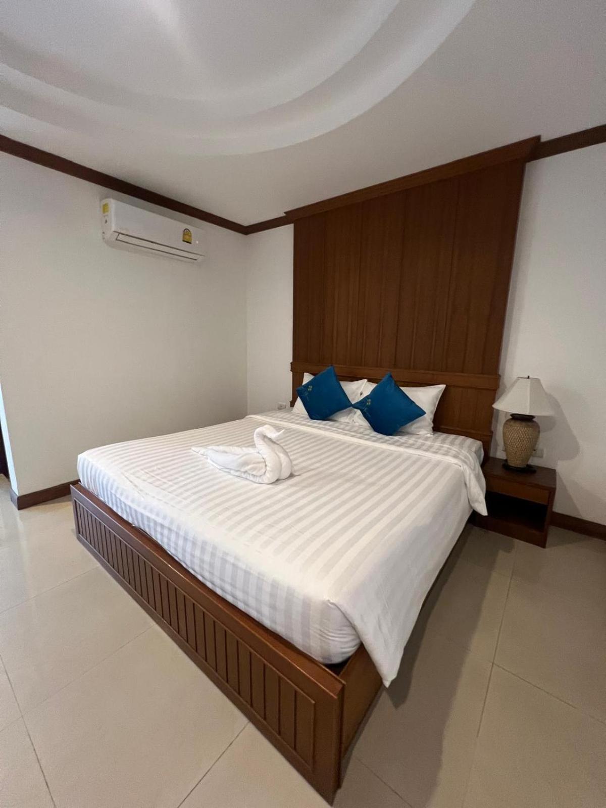 Sk And Restaurant Hotel Patong