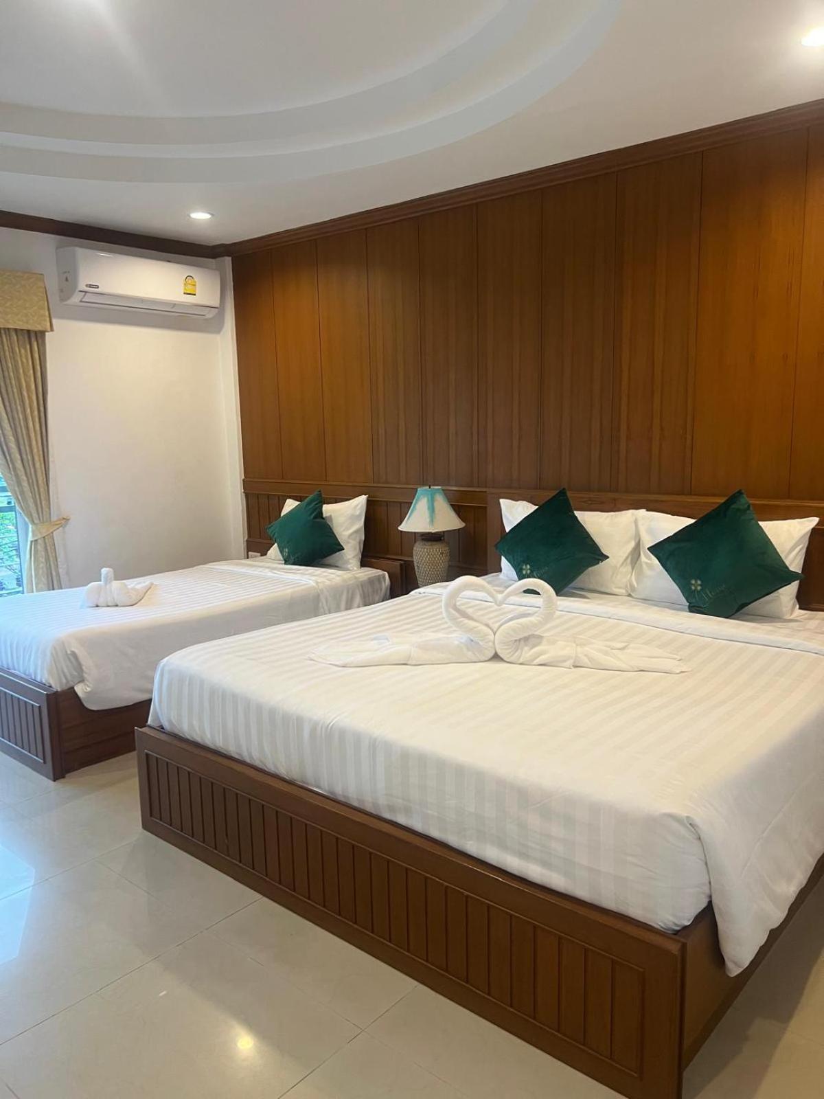 Sk And Restaurant Hotel Patong